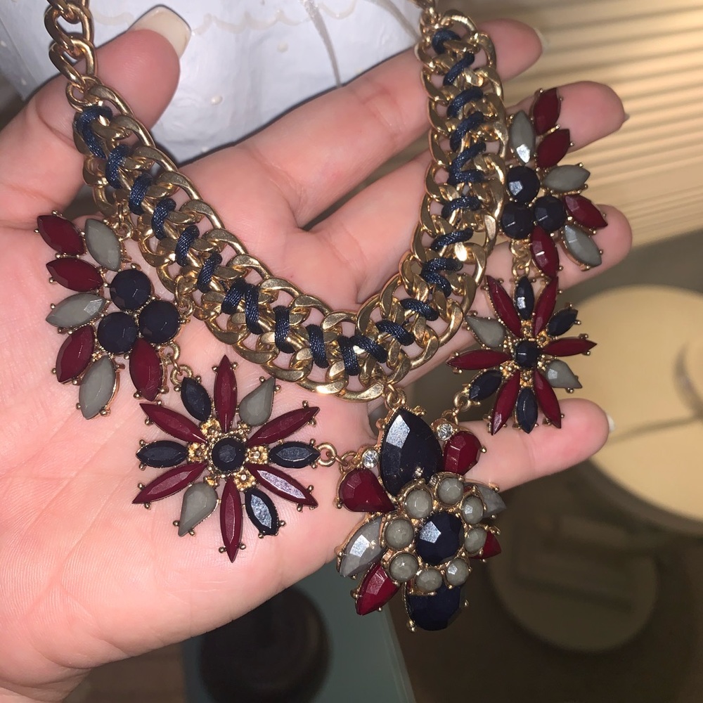 Statement Necklace Perfect Condition - image 4
